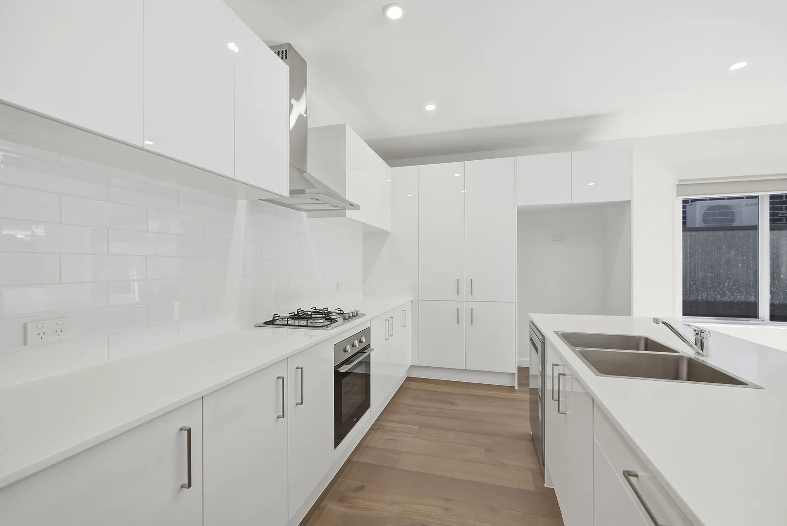 Additional image 4 of 2/10 Garden Place, Romsey VIC 3434