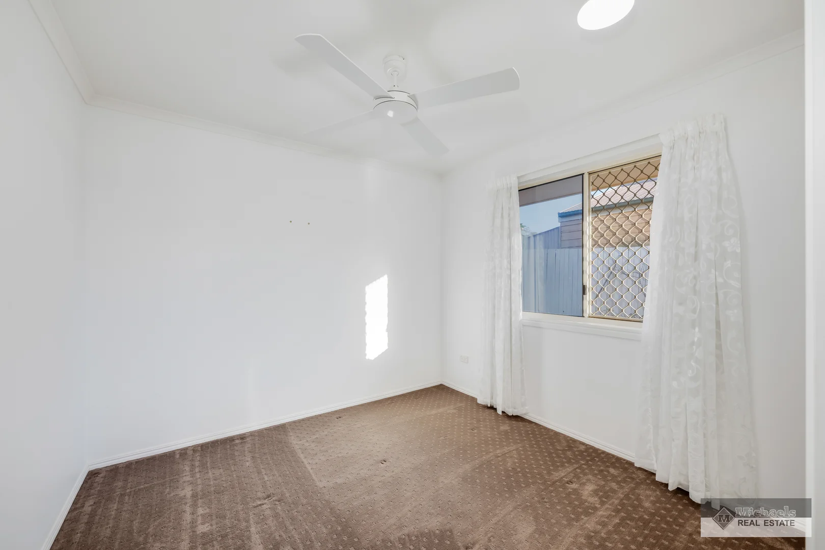 Additional image 10 of 2 Banks Street, Avoca QLD 4670