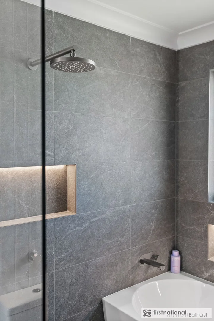 Additional image 17 of 2 Hoynes Circuit, Blayney NSW 2799