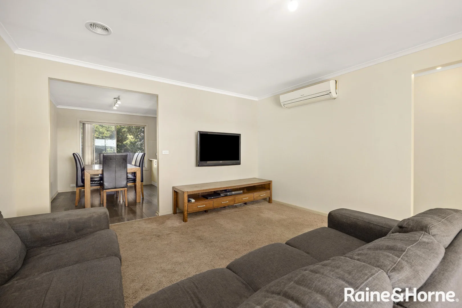 Additional image 2 of 1/15 Mallee Crescent, Queanbeyan NSW 2620