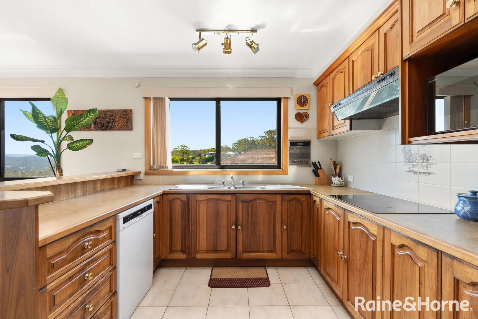 Additional image 14 of 10 Braidwood Avenue, Burrill Lake NSW 2539