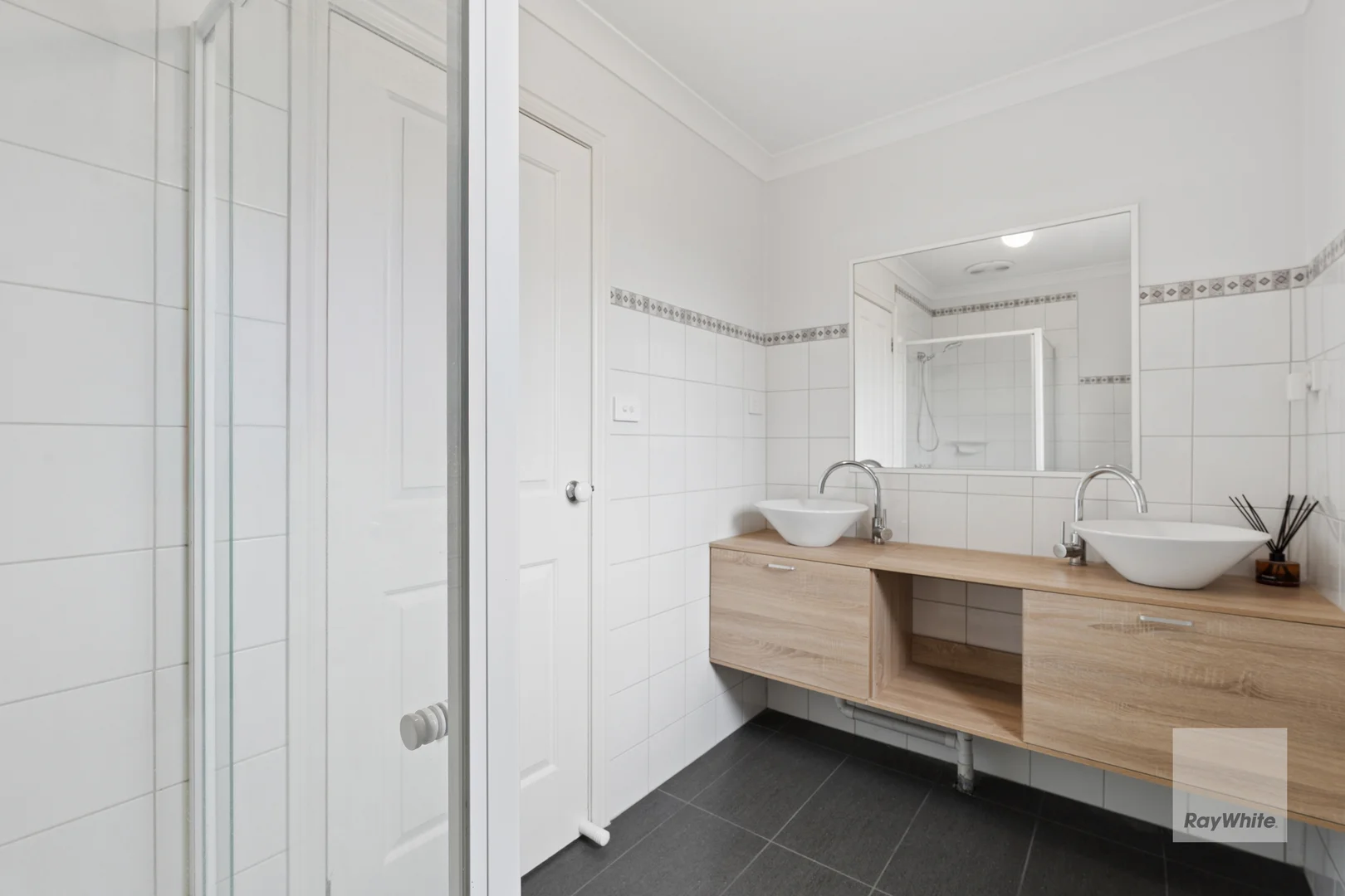 Additional image 8 of 3 Medeo Court, Sydenham VIC 3037