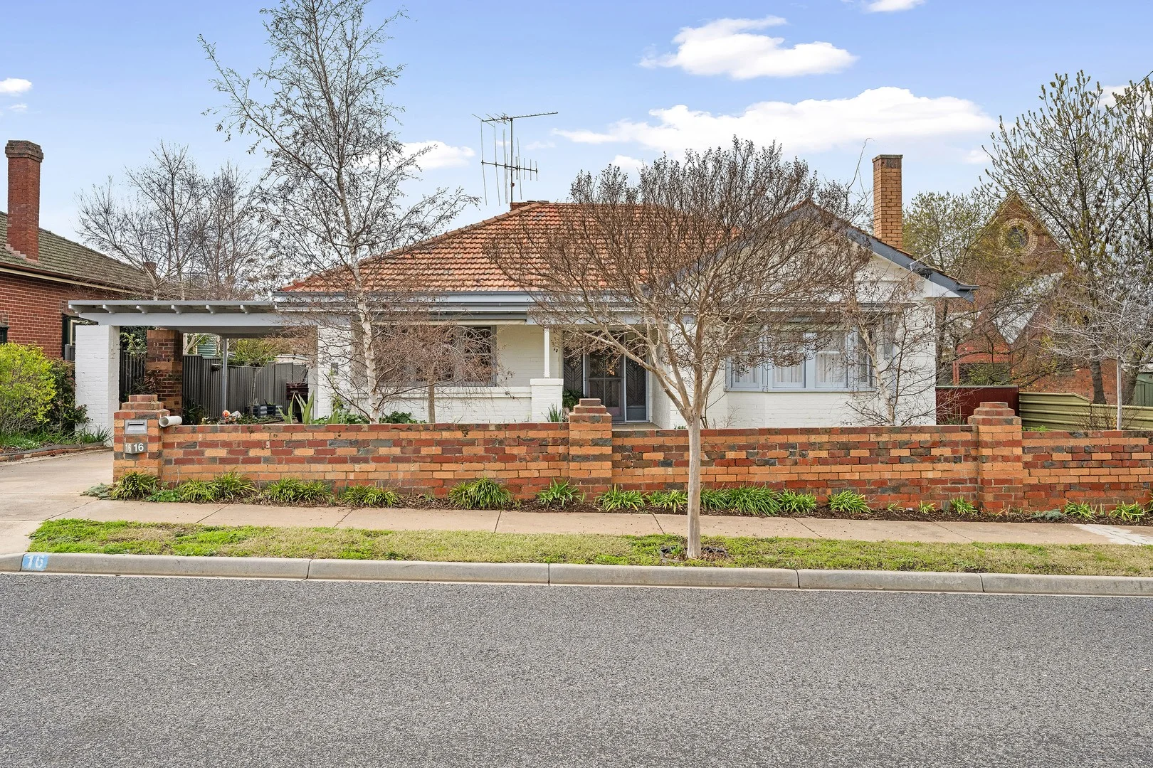 16 Queens Avenue, St Arnaud VIC 3478