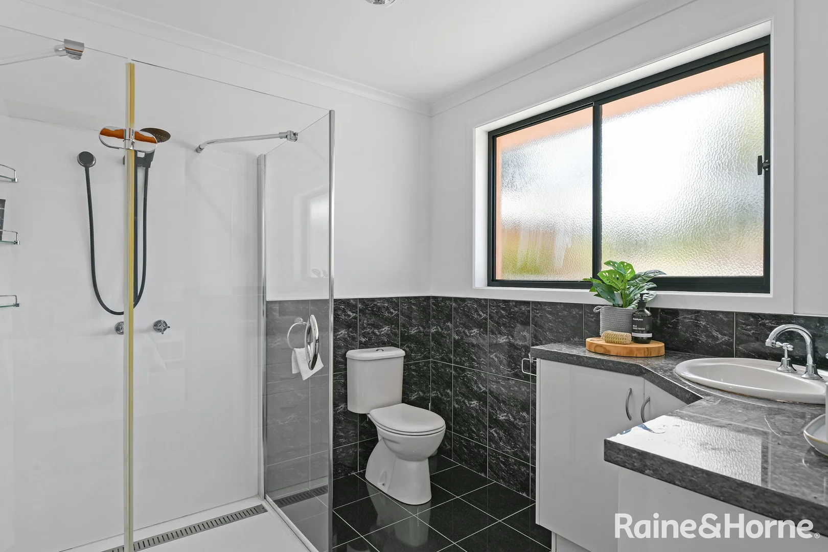 Additional image 17 of 8 Perry Court, Lewisham TAS 7173