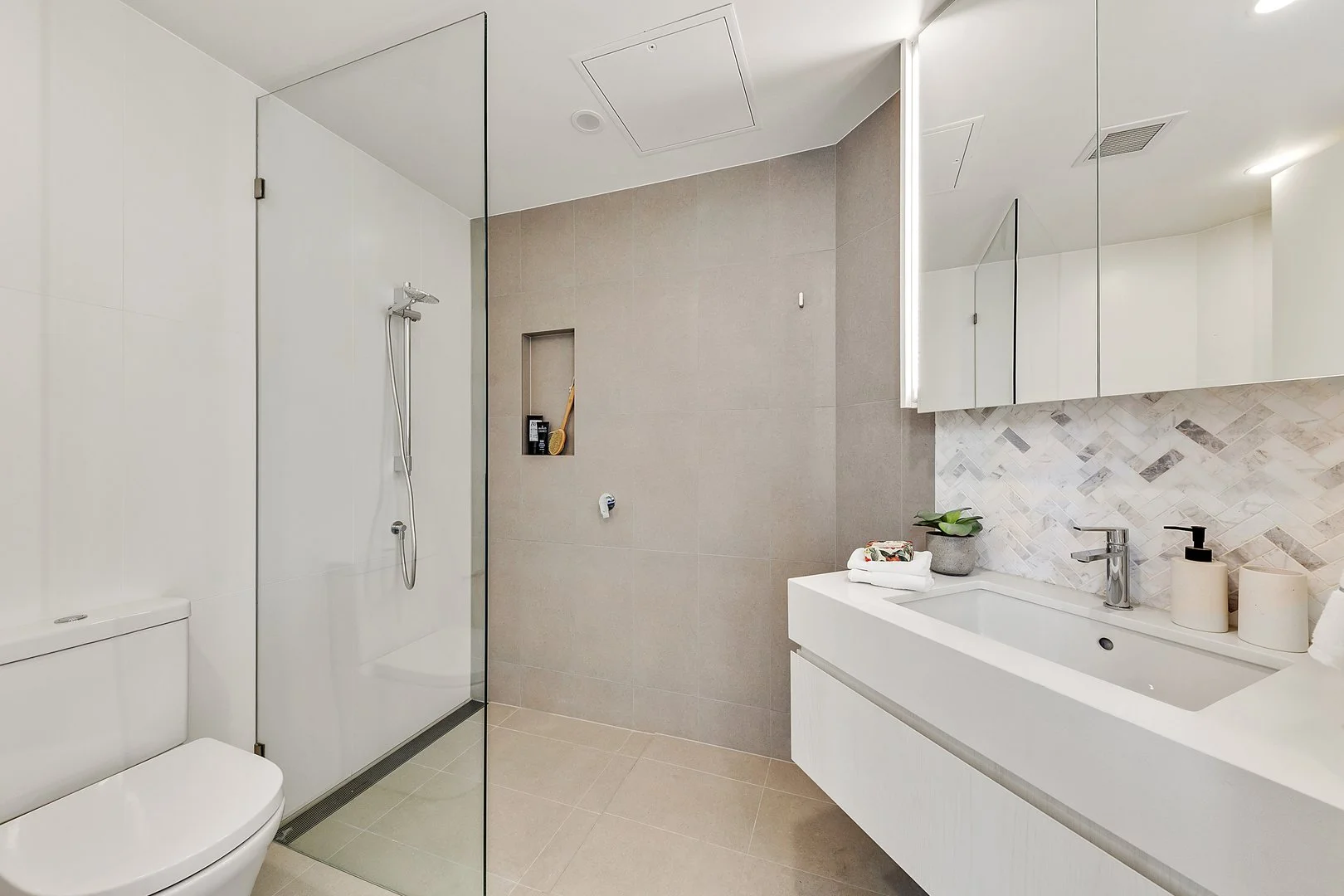 Additional image 25 of 27/7 State Circle, Forrest ACT 2603