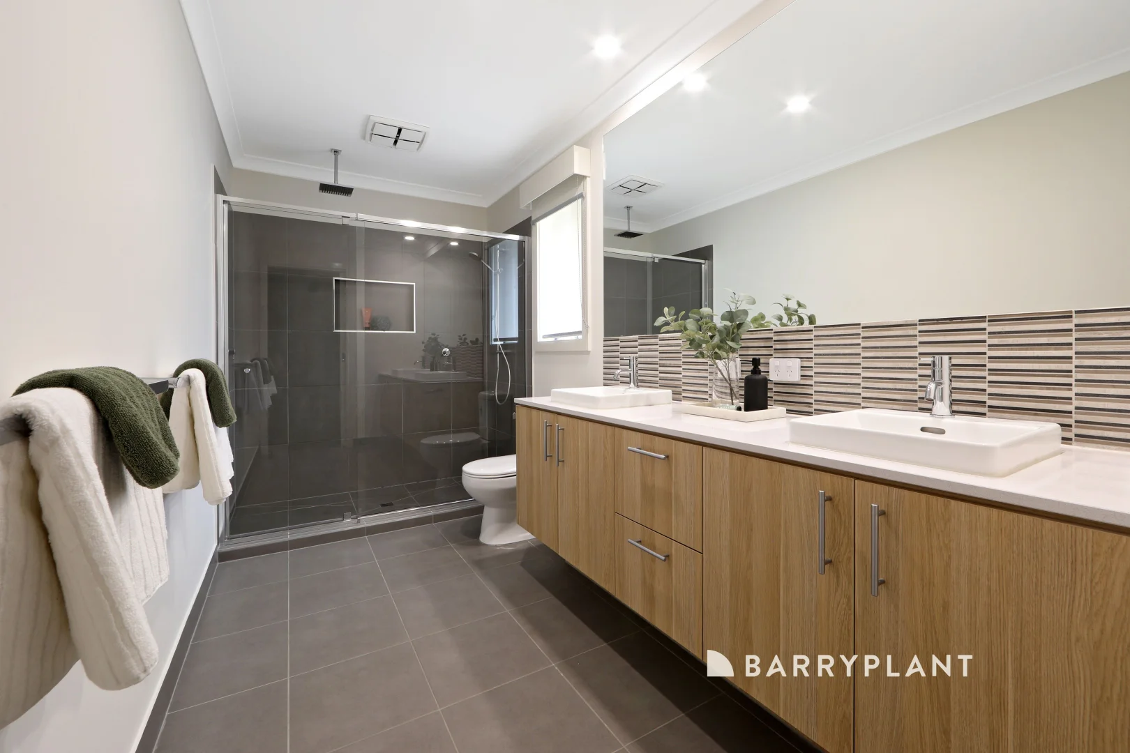 Additional image 13 of 4 Woolly Parade, Clyde North VIC 3978