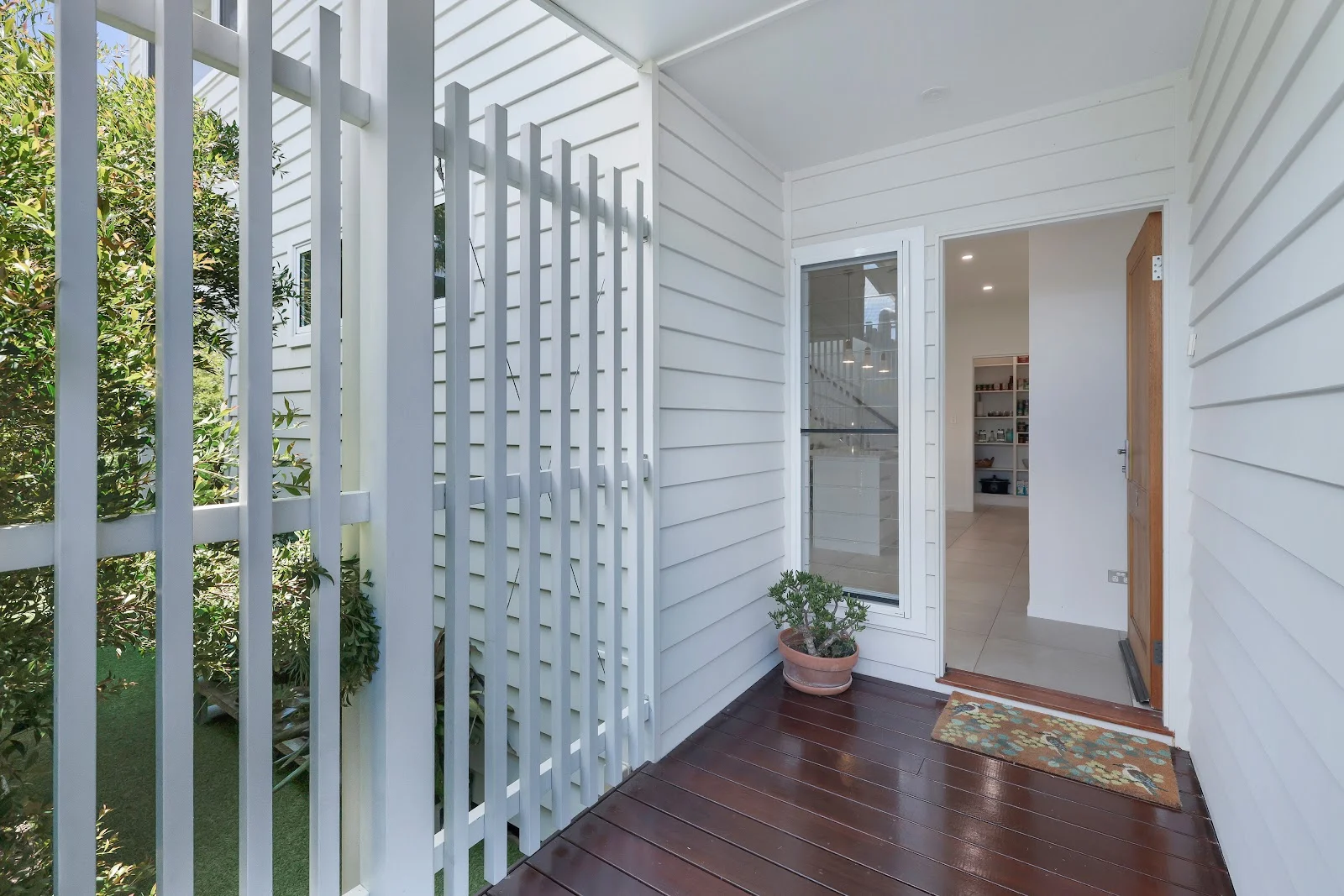 Additional image 5 of 2/19 Killowill Avenue, Paradise Point QLD 4216