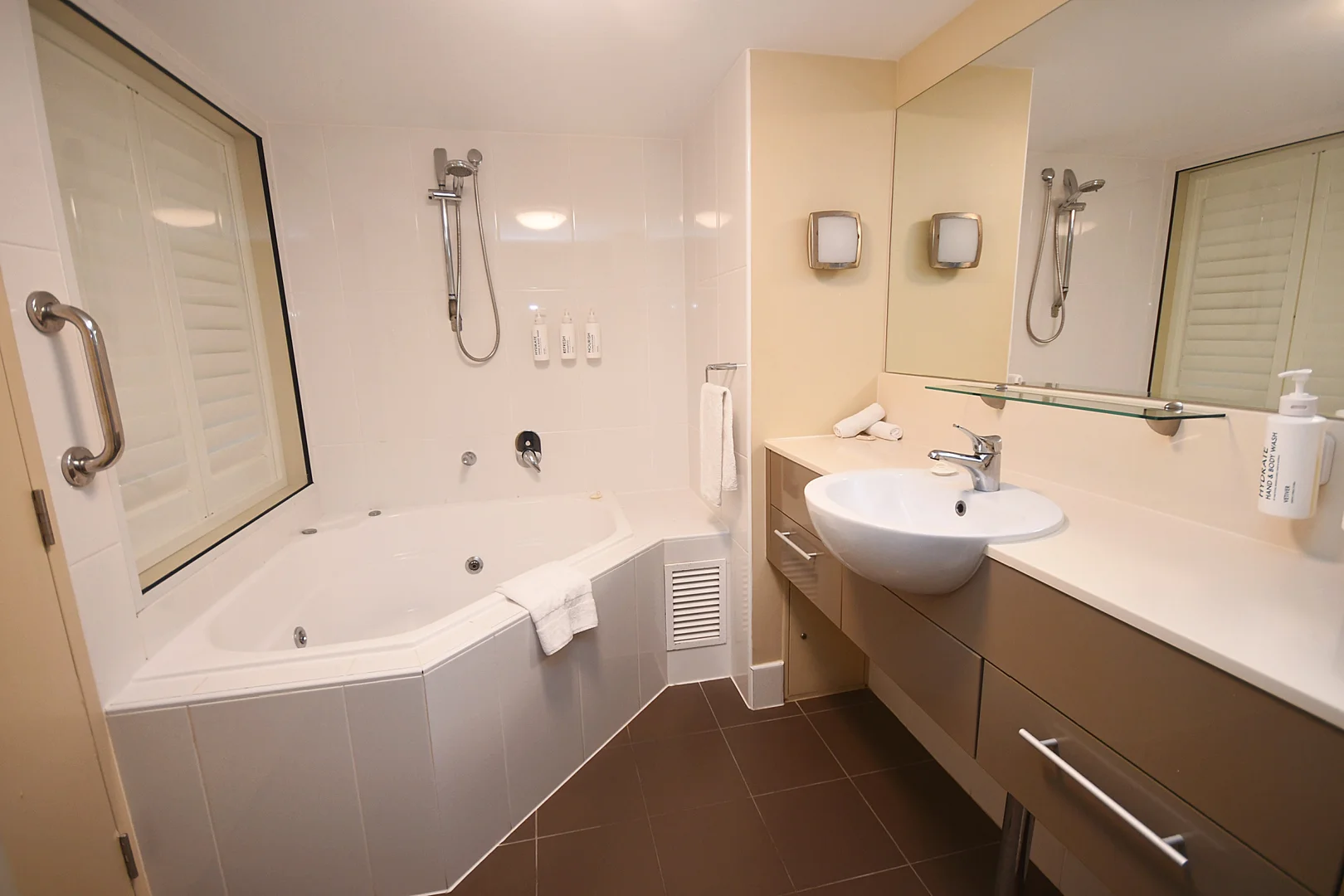 Additional image 8 of 121/569 Esplanade, Urangan QLD 4655