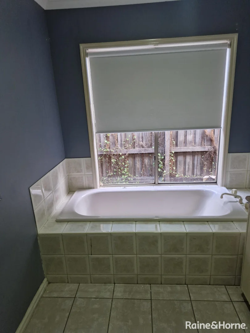 Additional image 6 of 5 Rose Hedge Drive, Sydenham VIC 3037