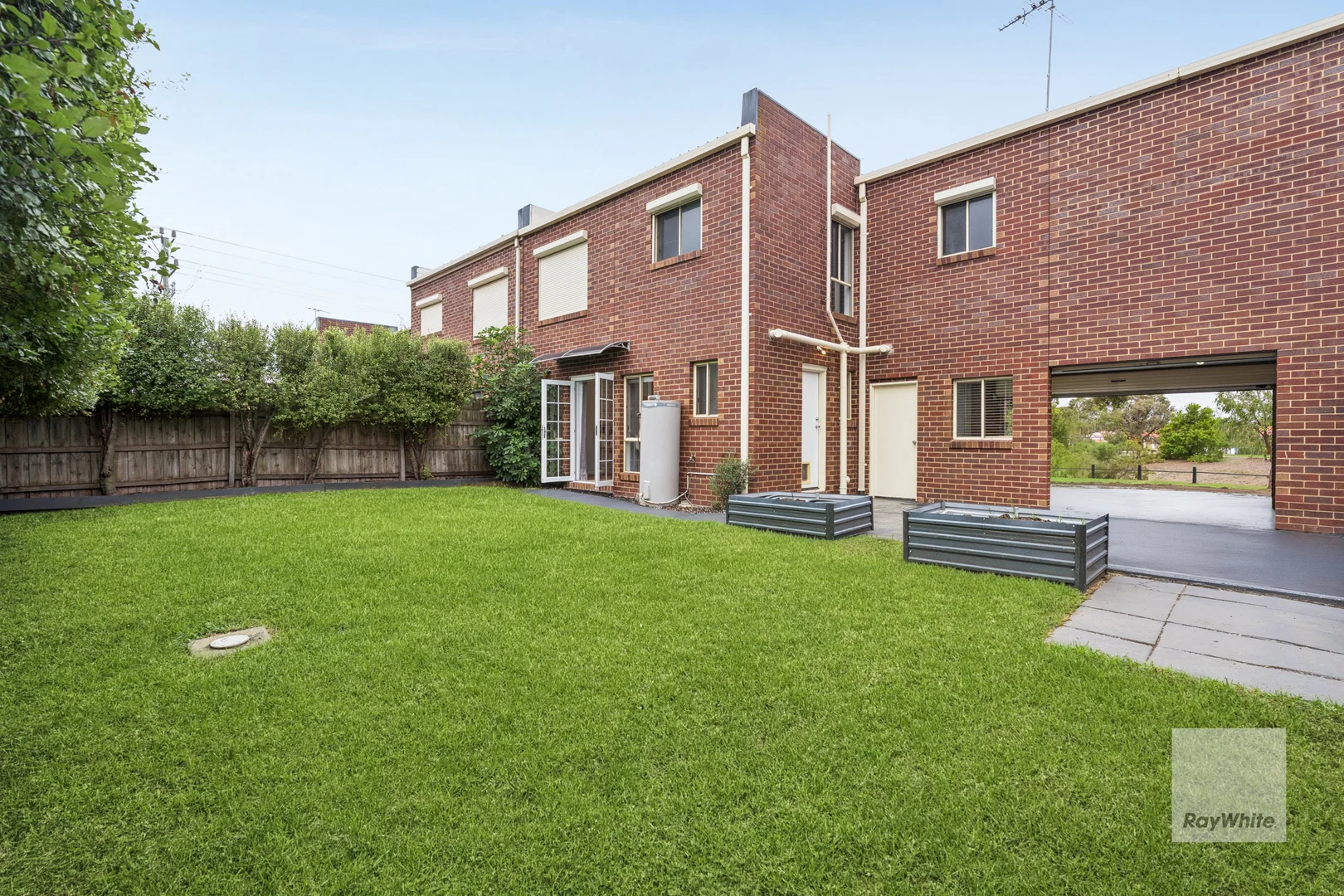 Additional image 12 of 3 Medeo Court, Sydenham VIC 3037