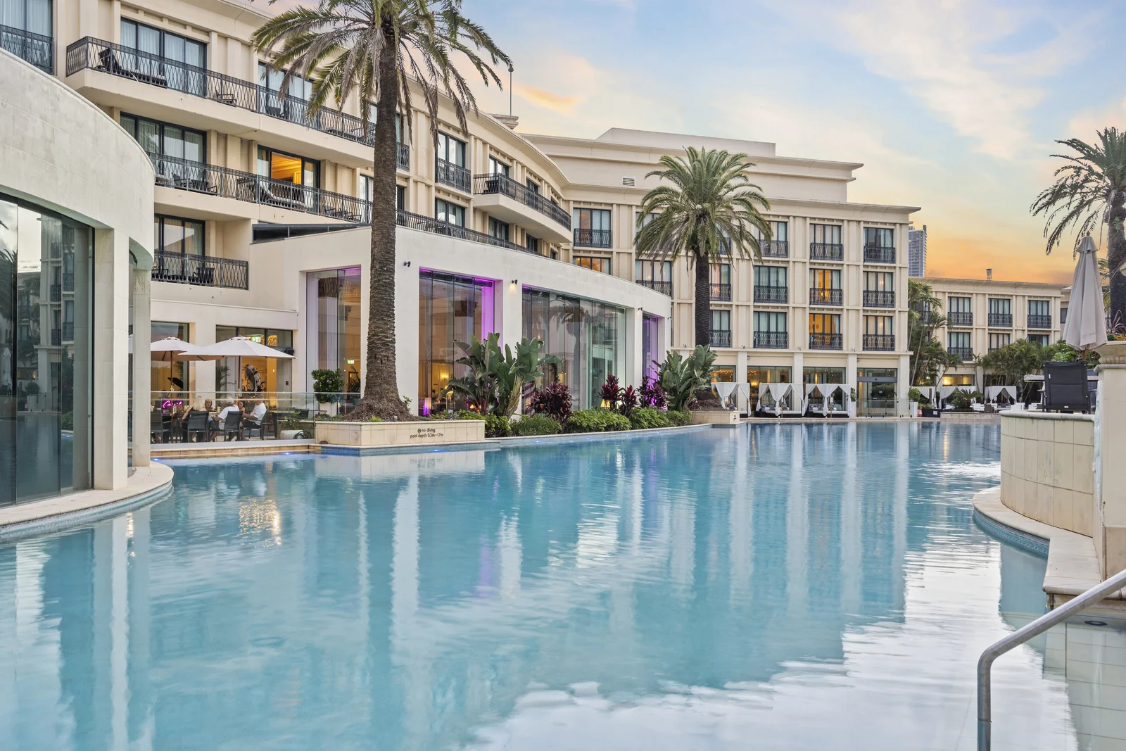 50/94 Sea World Drive, Main Beach QLD 4217