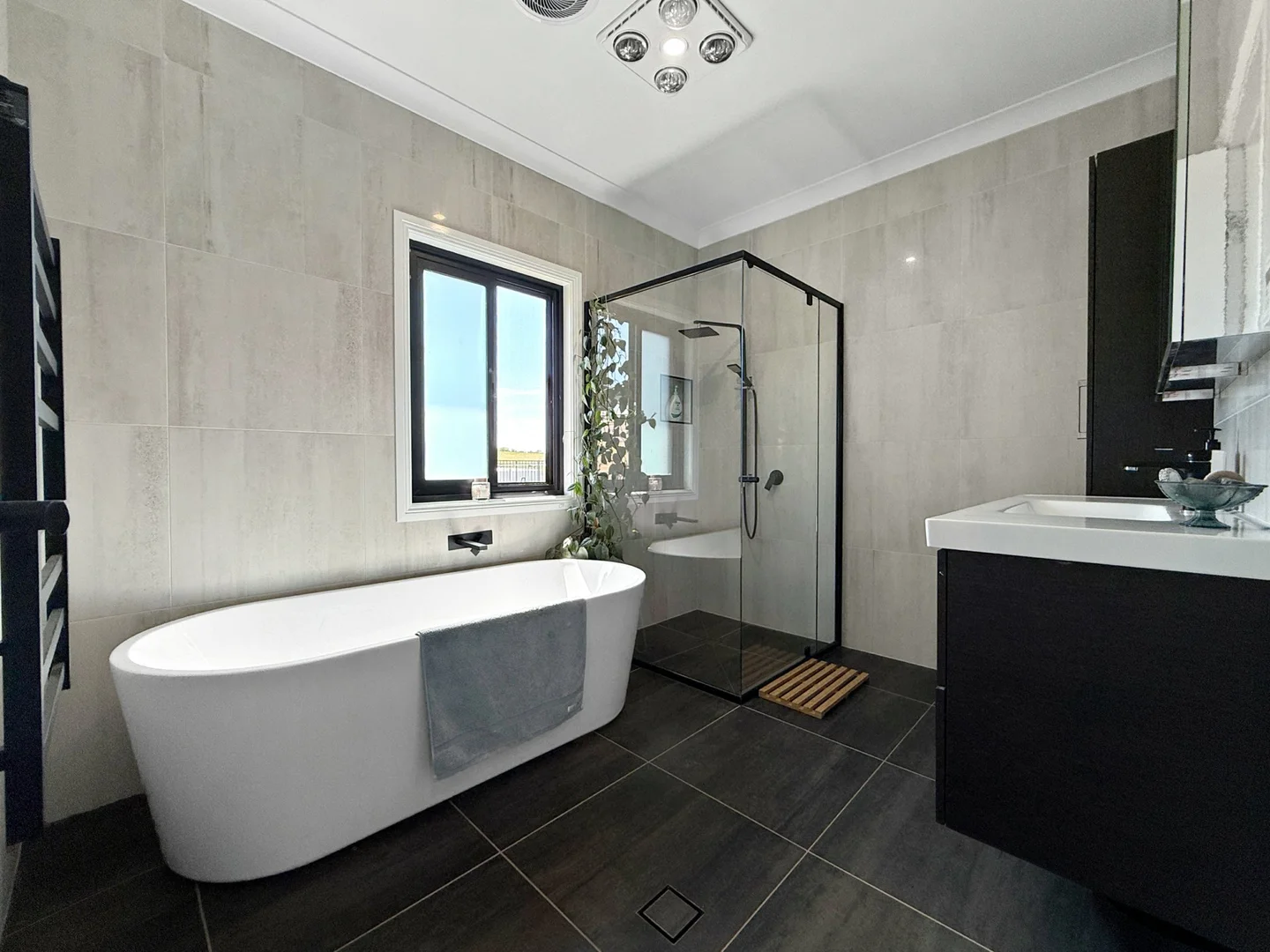 Additional image 17 of 120 Commons Road, Young NSW 2594