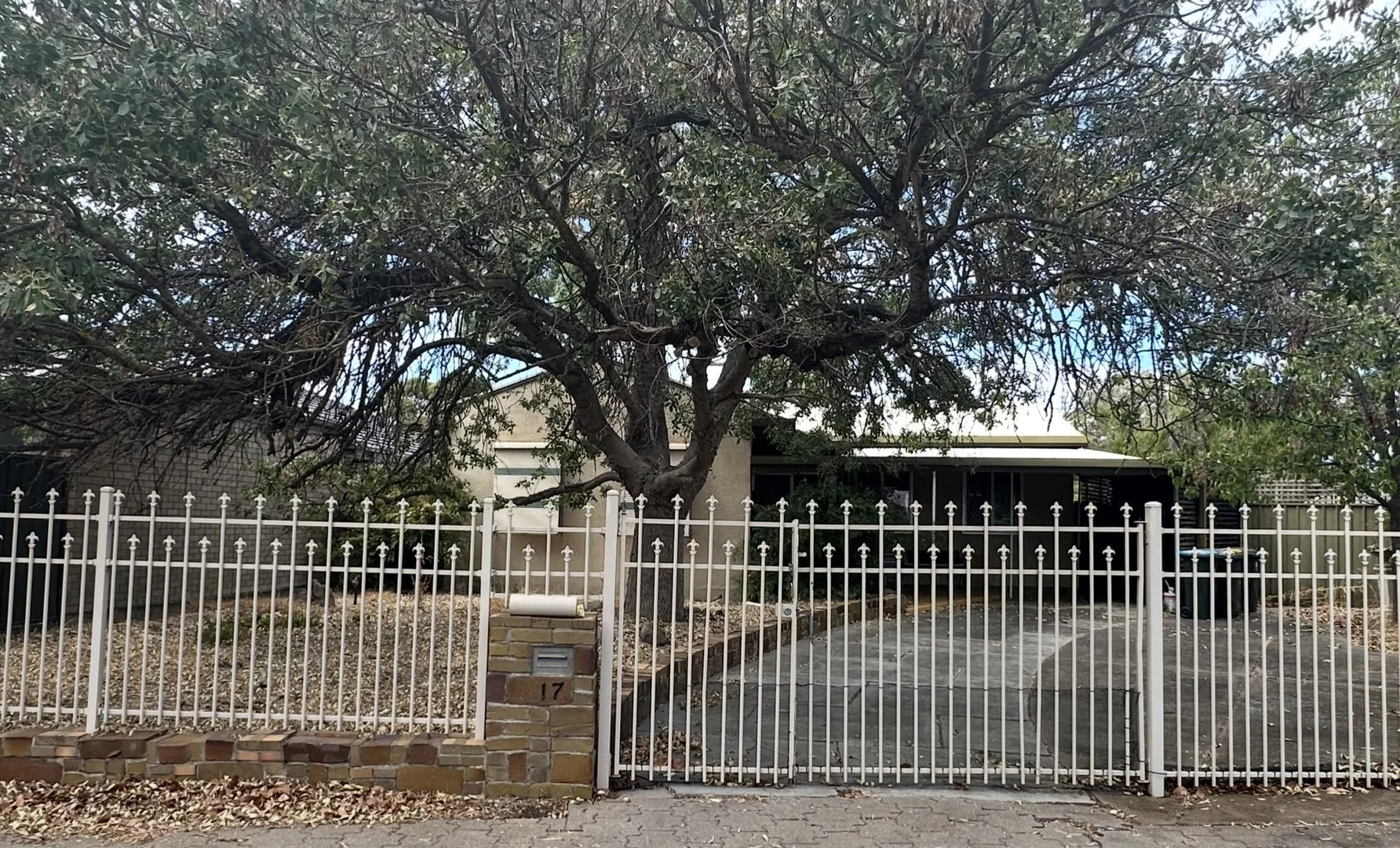 17 Leander Crescent, Greenacres SA 5086