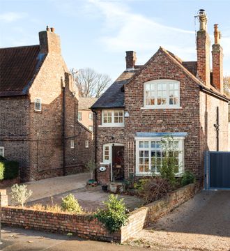 Tadcaster Road, Dringhouses, York YO24