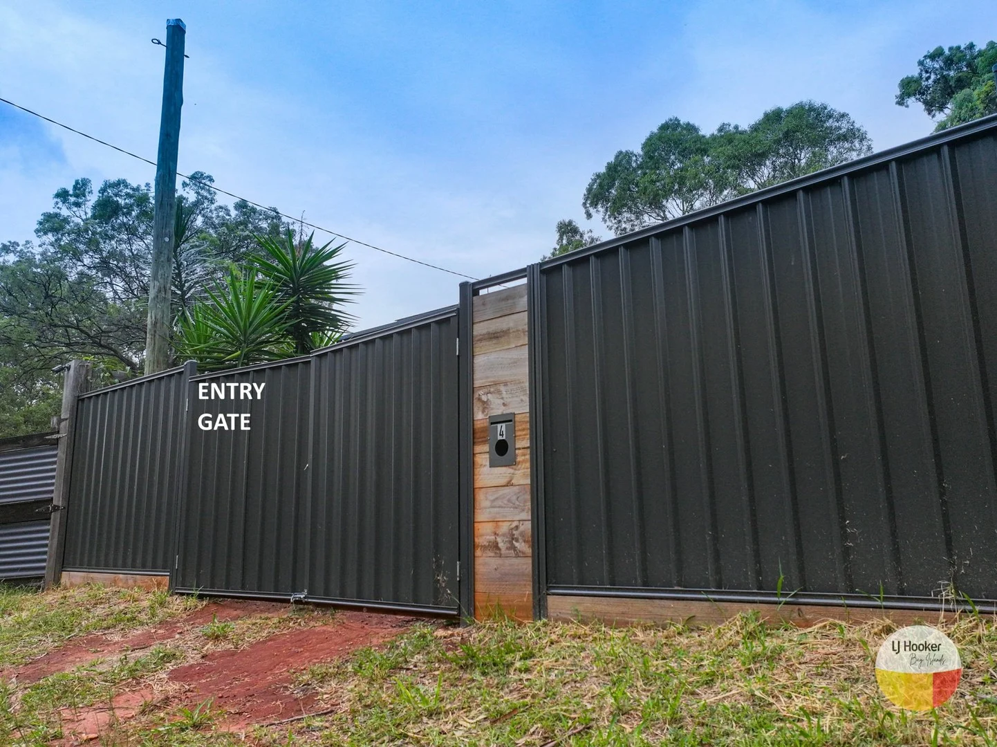 4 Peronne Ave, Russell Island QLD 4184