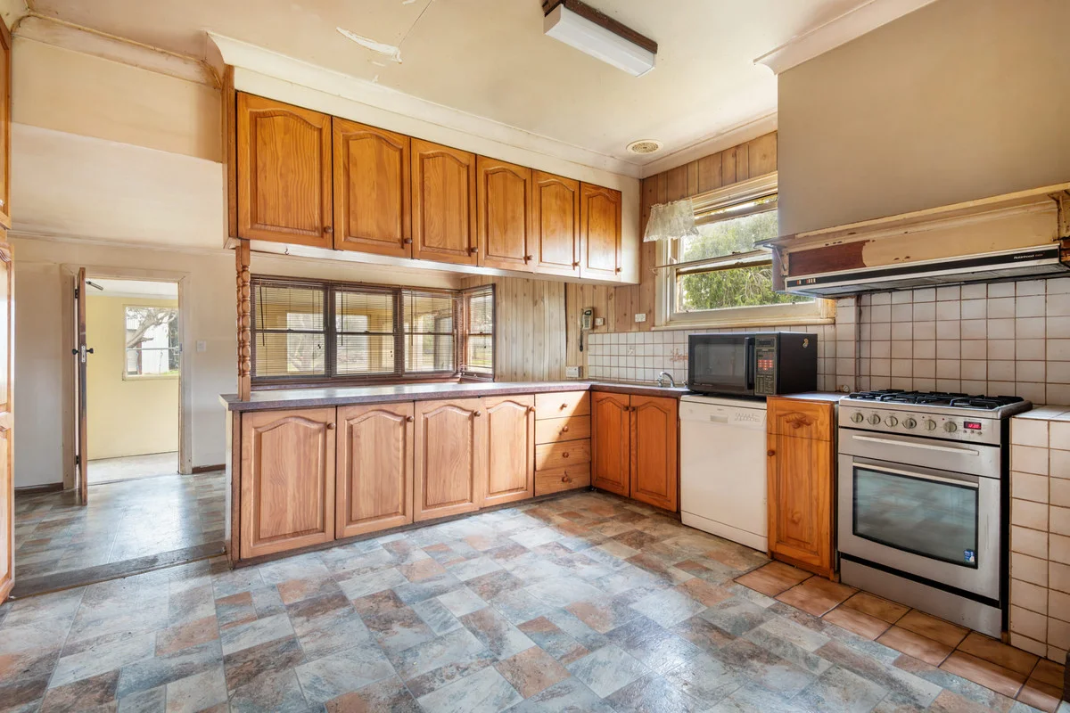 Additional image 2 of 90 Broom Road, Lethbridge VIC 3332