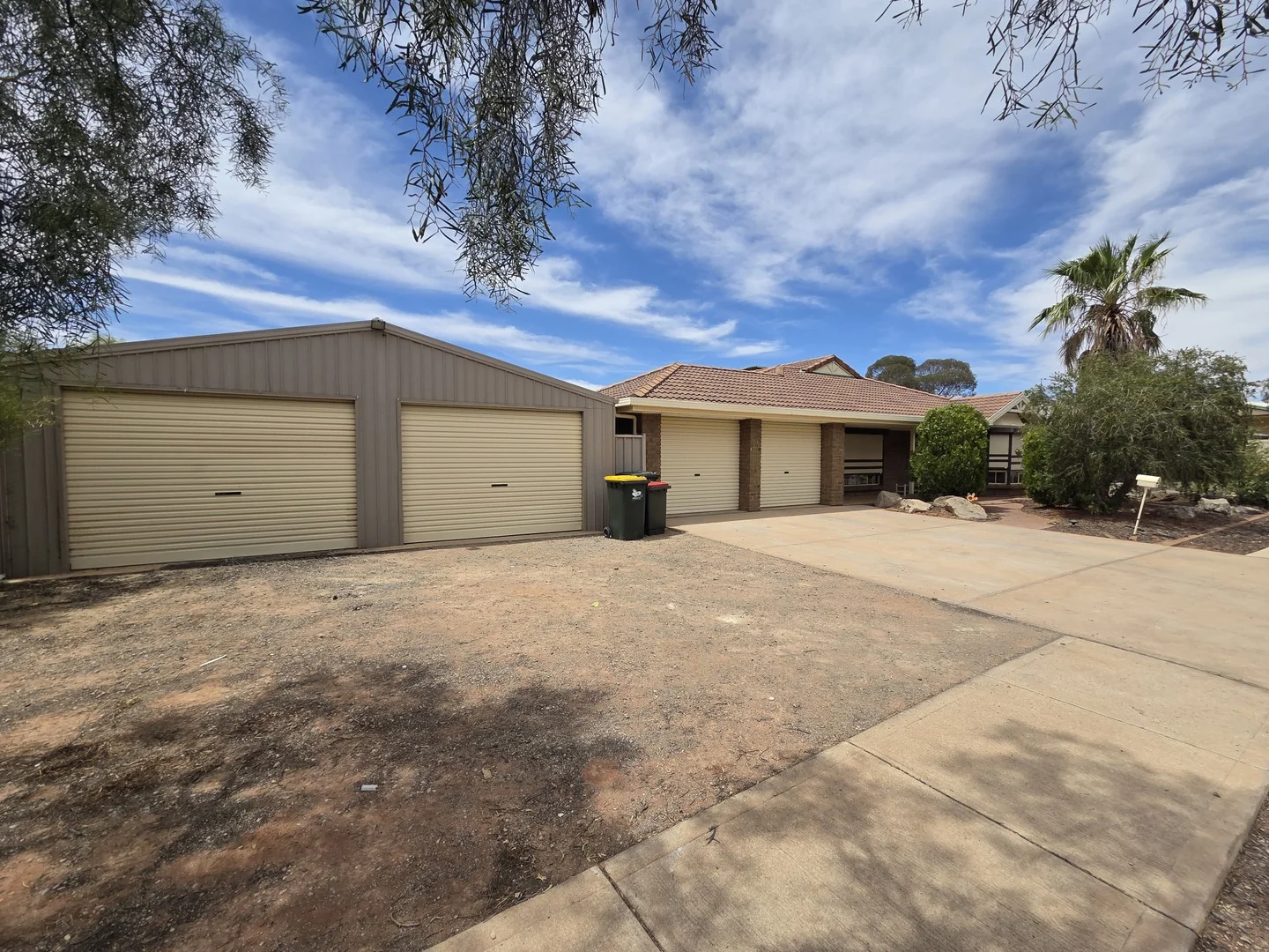 15 Maireana Circuit, Roxby Downs SA 5725