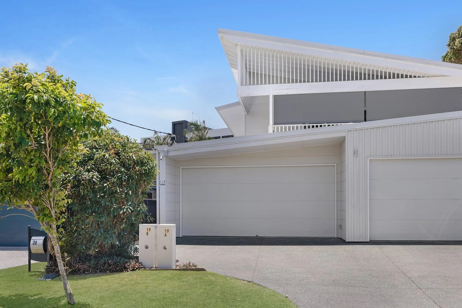 Additional image 26 of 2/19 Killowill Avenue, Paradise Point QLD 4216