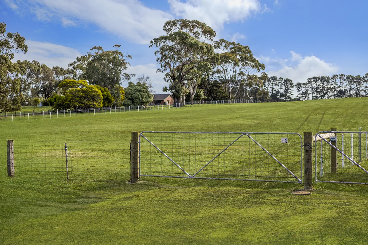 Additional image 2 of 2/8242 Hamilton Highway, Hamilton VIC 3300