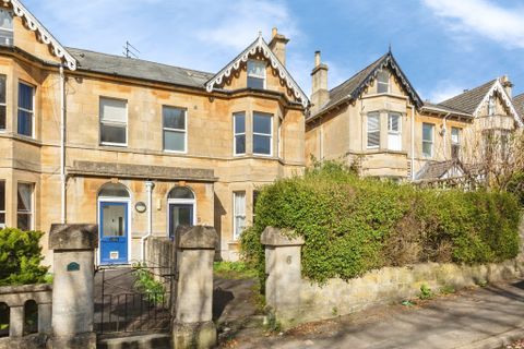 St. Lukes Road, Bath BA2