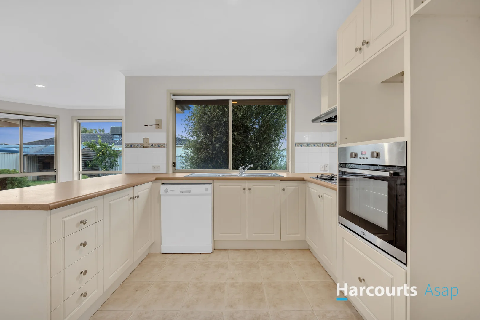 Additional image 10 of 2 Ashbrook Way, Cranbourne West VIC 3977