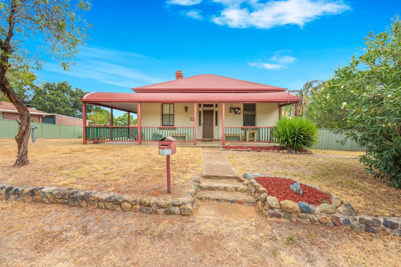 555 - 557 Armidale Road, East Tamworth NSW 2340