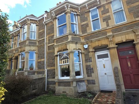 Longfellow Avenue, Bath BA2