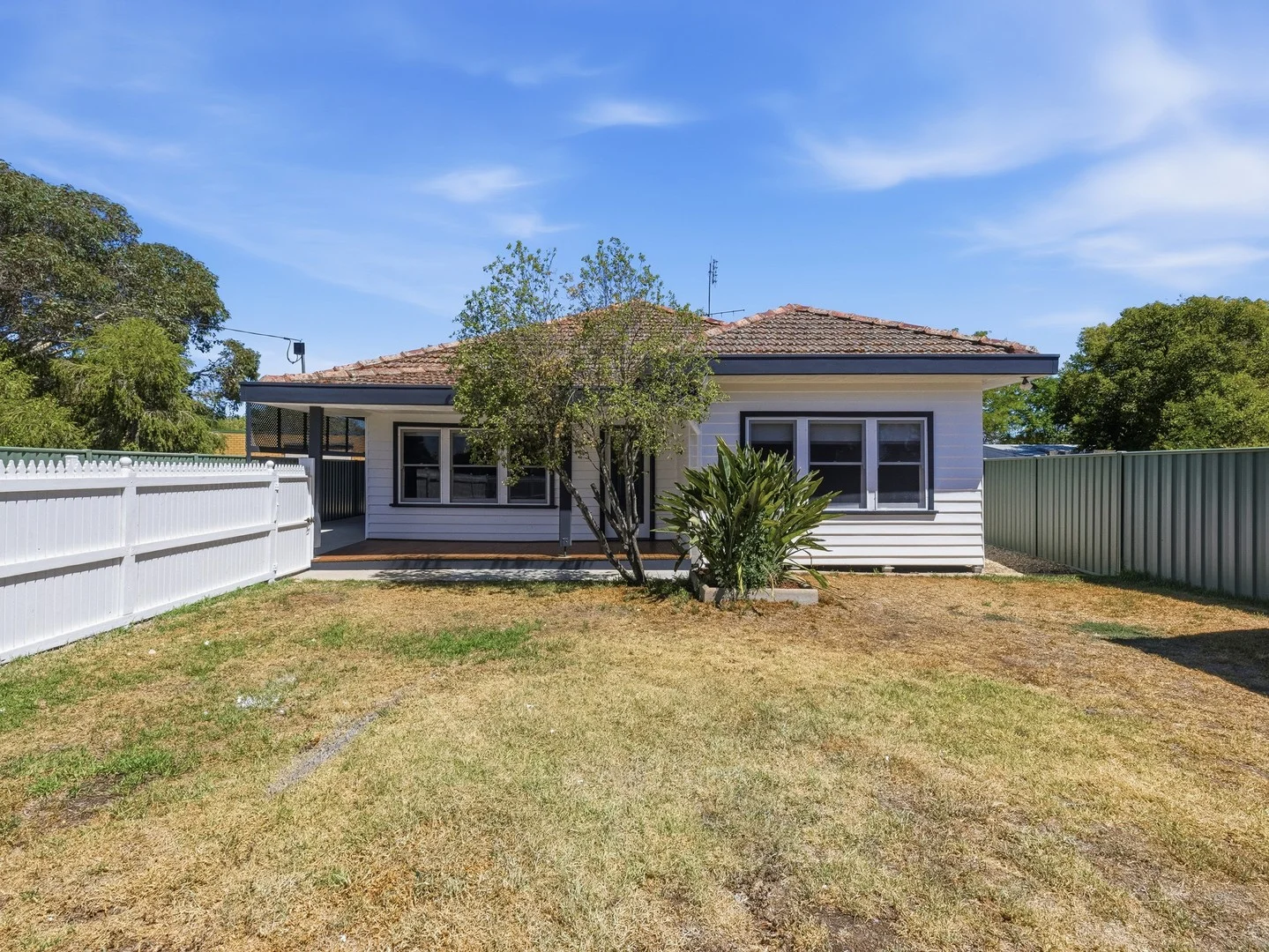 2 Meadows Avenue, Benalla VIC 3672