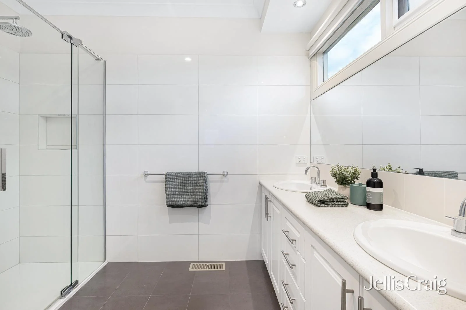 Additional image 11 of 5A Cherry Tree Court, Doncaster East VIC 3109