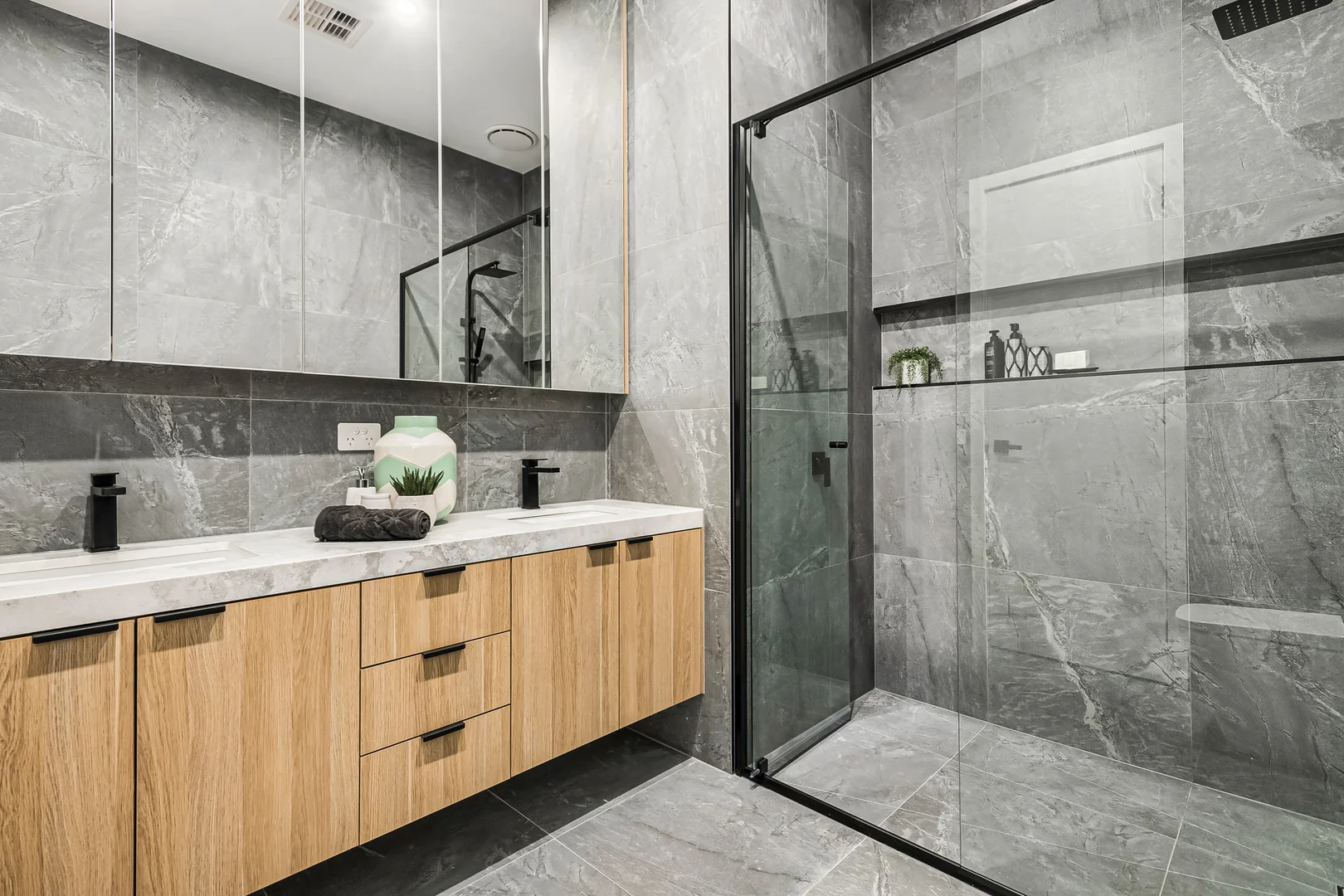 Additional image 11 of 20a & 20b Almurta Road, Bentleigh East VIC 3165