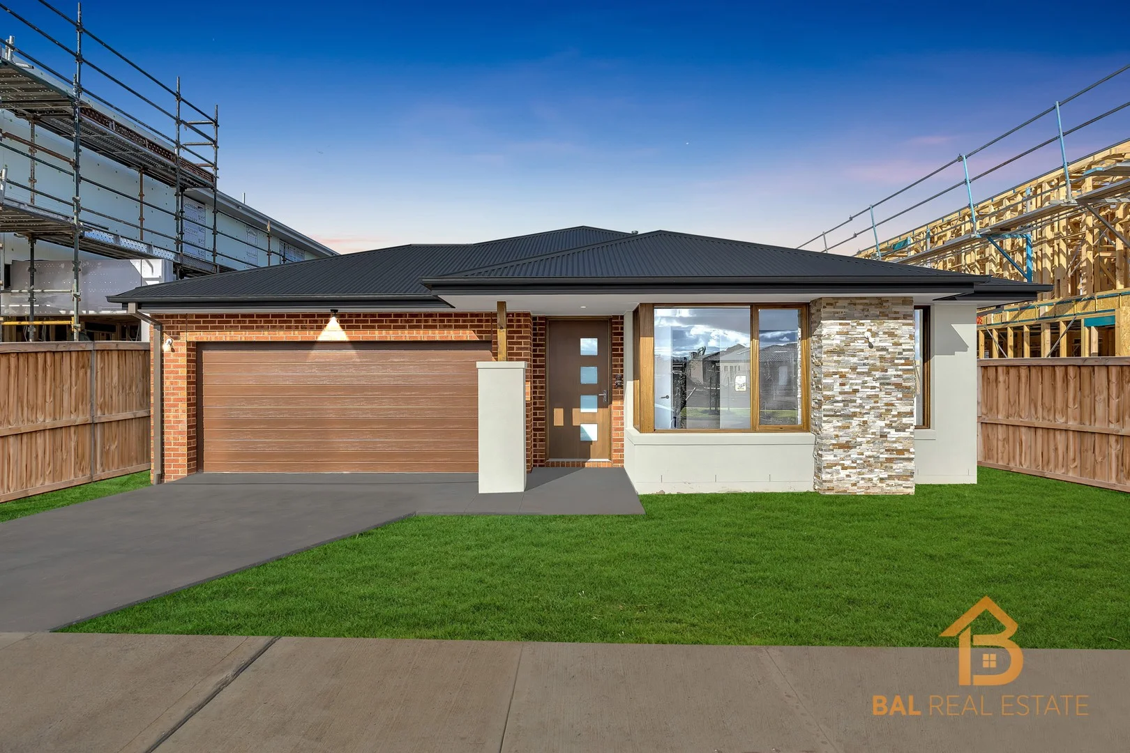 8 Cinnamon Circuit, Fraser Rise VIC 3336