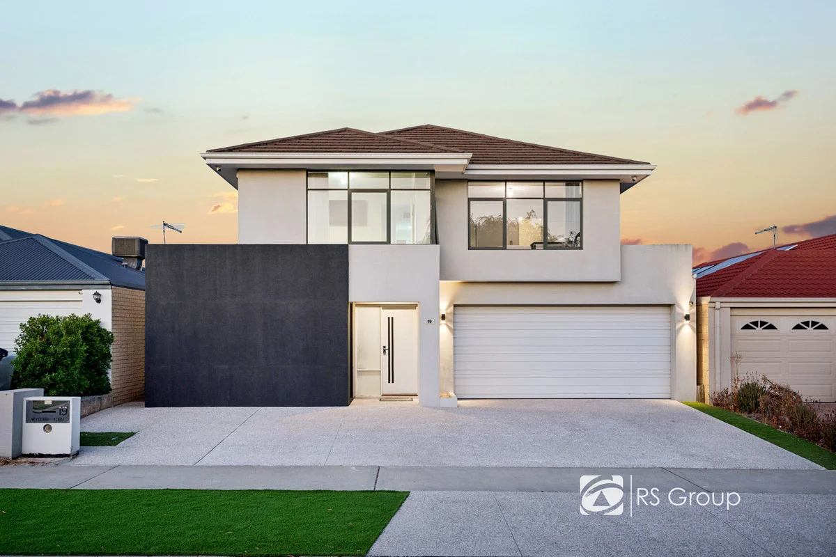 19 Wycliffe Turn, Piara Waters WA 6112