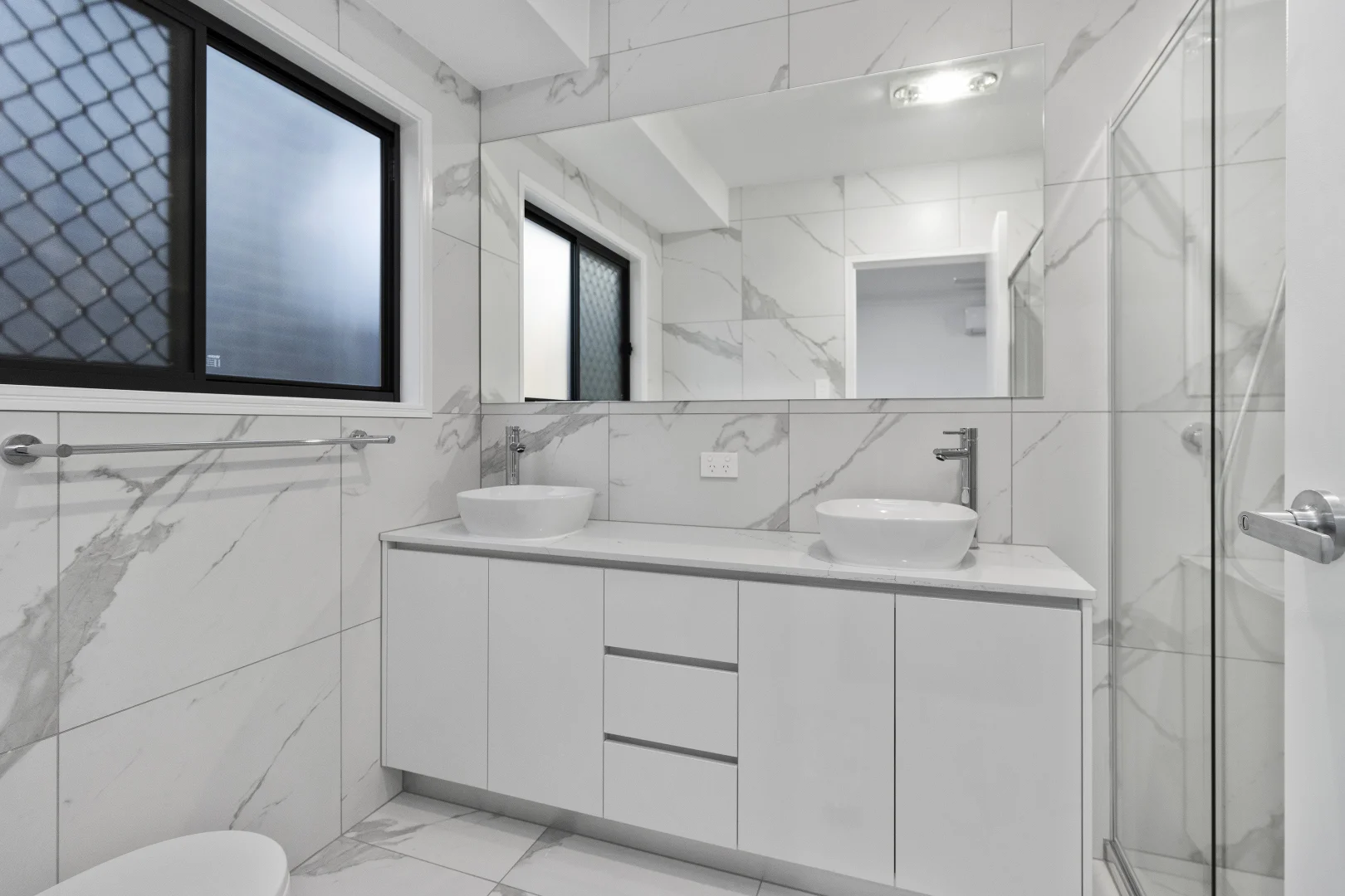 Additional image 13 of Leopold VIC 3224