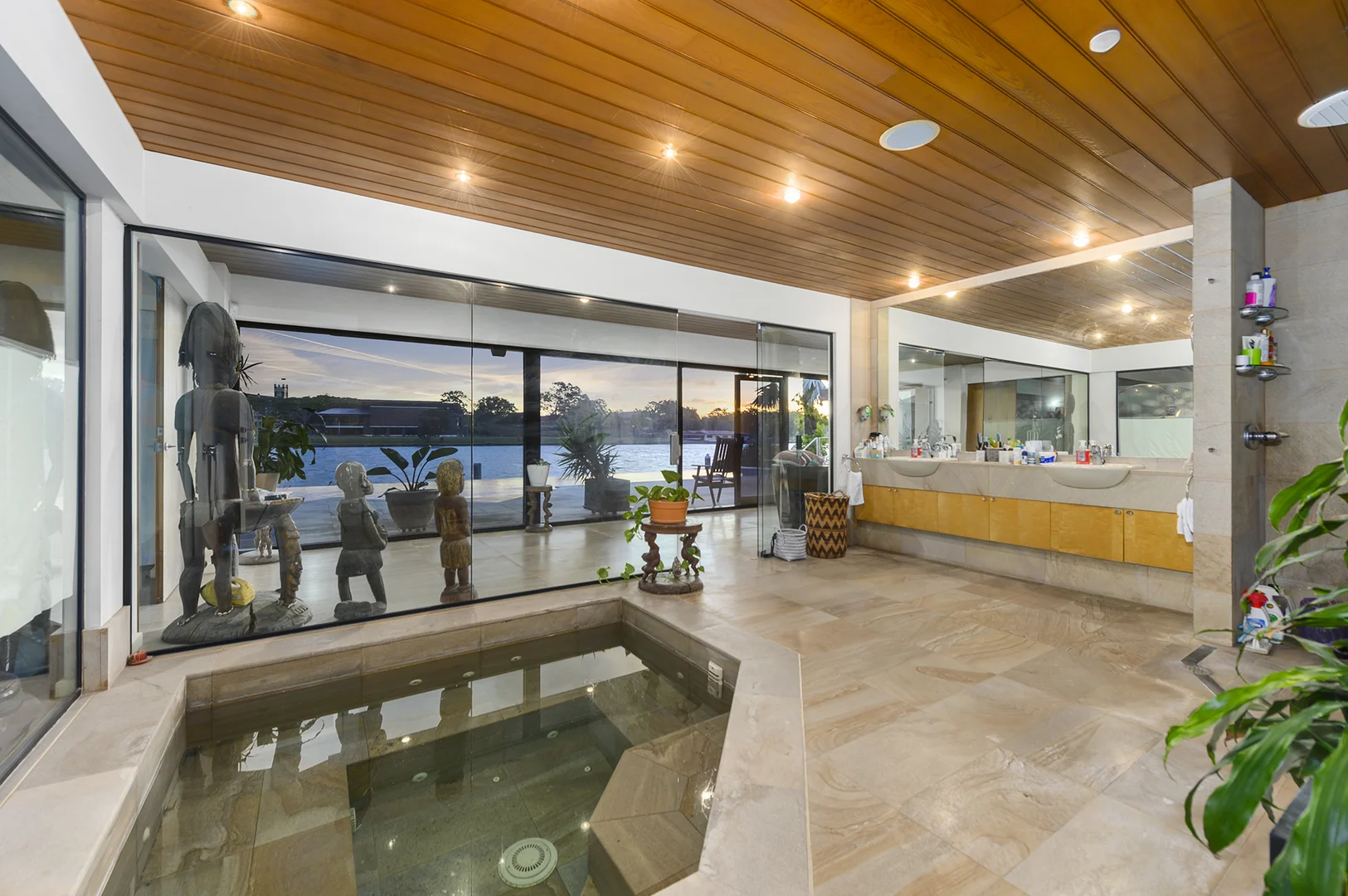 Additional image 13 of 137-139 Commodore Drive, Paradise Waters QLD 4217