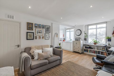 Westbourne Gardens, Hyde Park W2