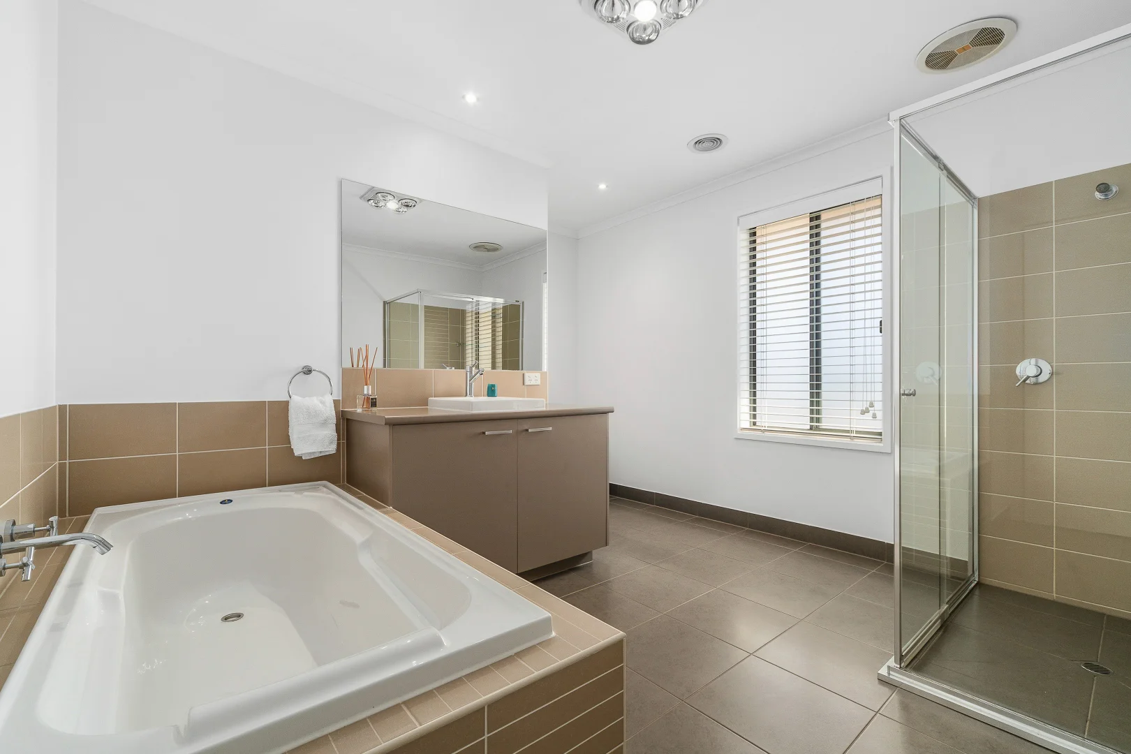 Additional image 18 of 11 Feathery Grove, Sandhurst VIC 3977