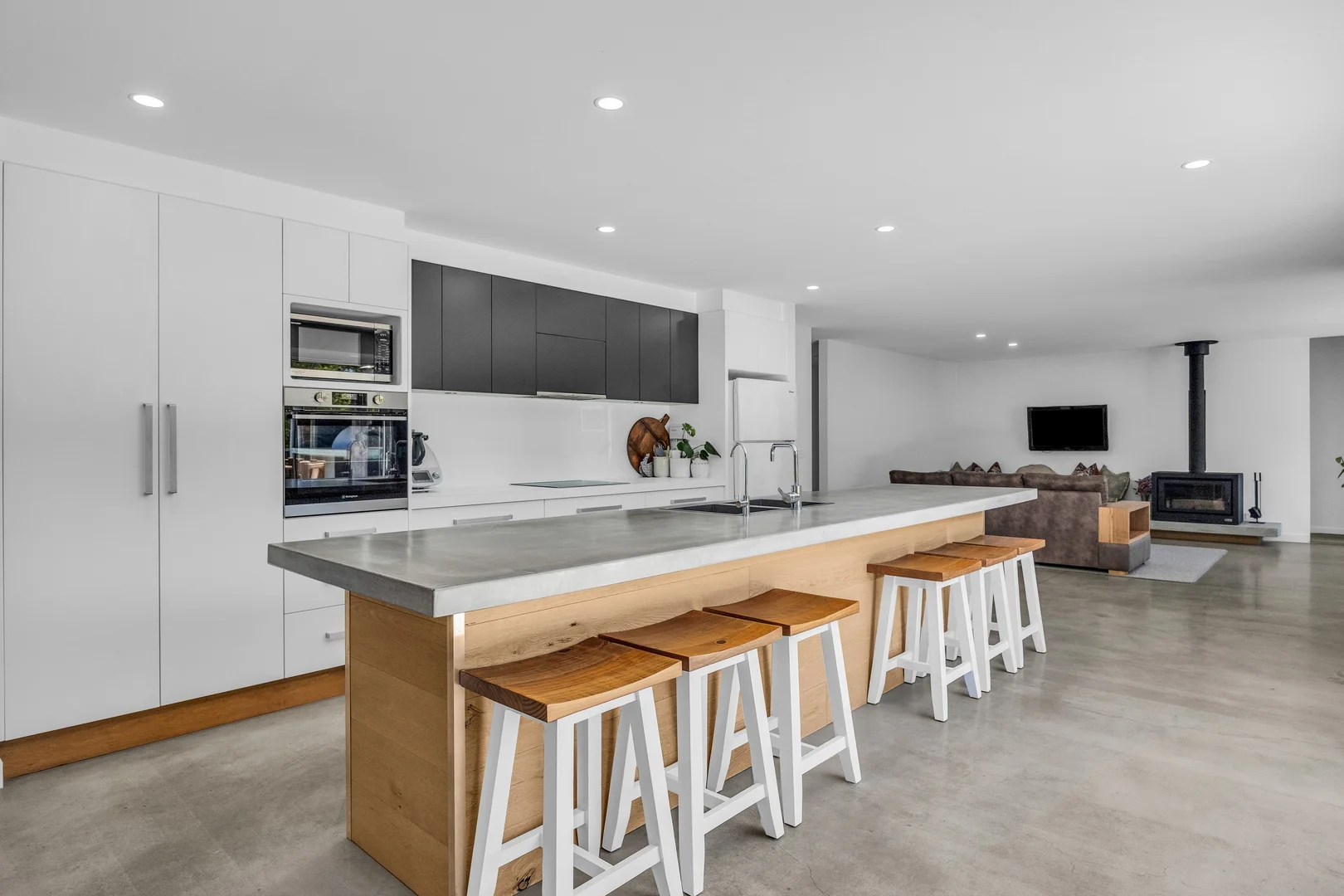 Additional image 5 of 130 Strathmore Crescent, Kalaru NSW 2550