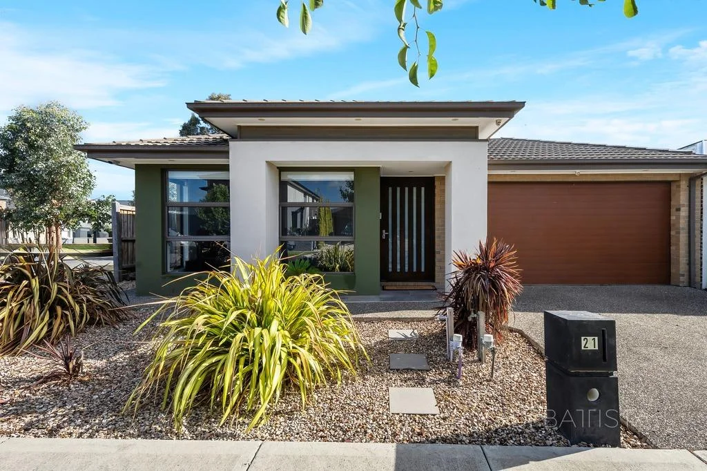 21 Roseneath Way, Mickleham VIC 3064