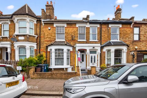 Percy Road, London N12