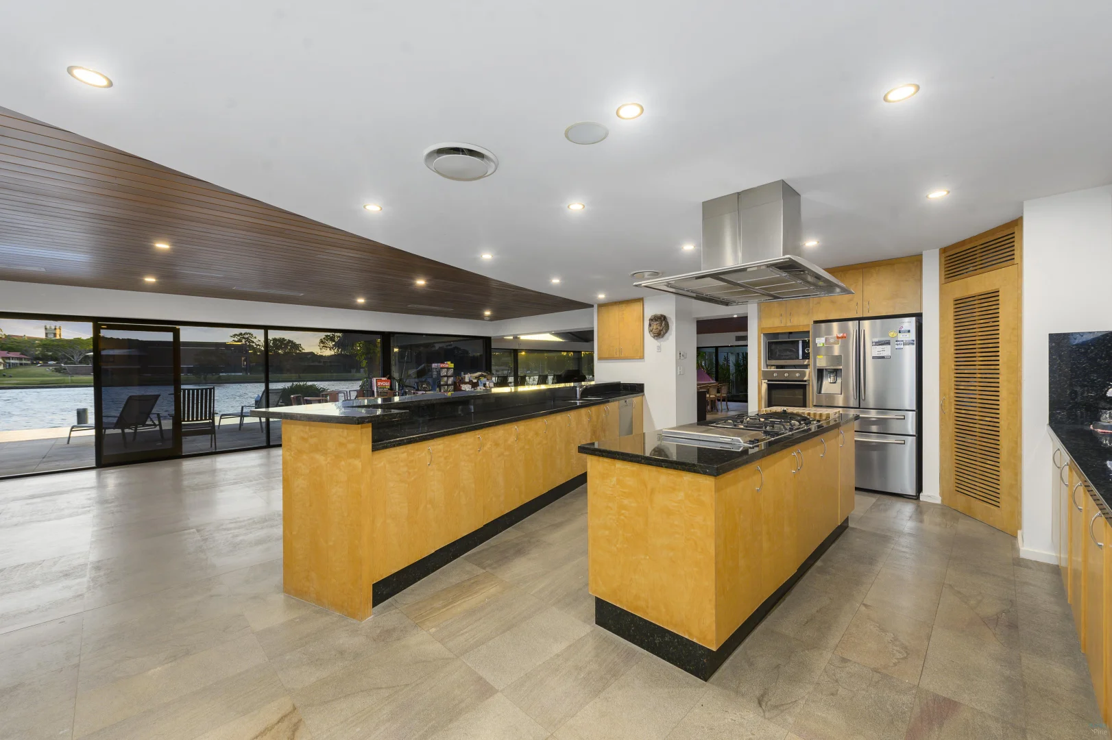 Additional image 6 of 137-139 Commodore Drive, Paradise Waters QLD 4217