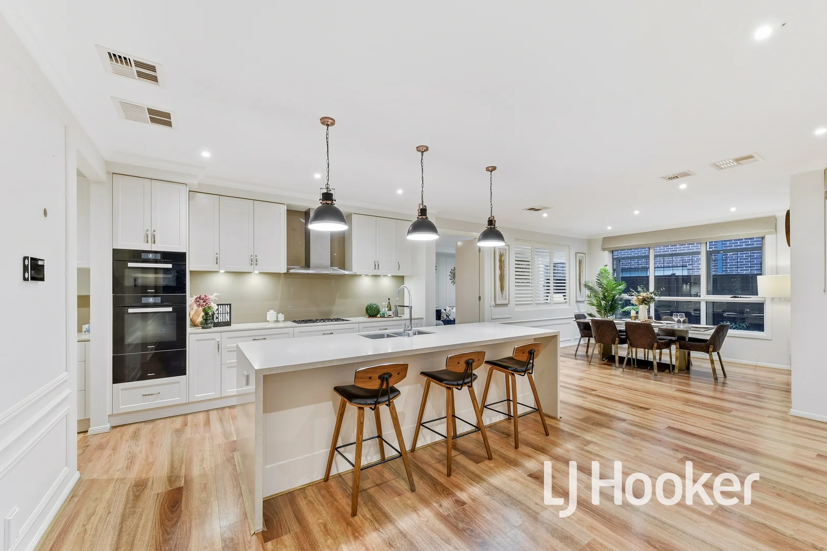 Additional image 6 of 32 Roger Close, Berwick VIC 3806