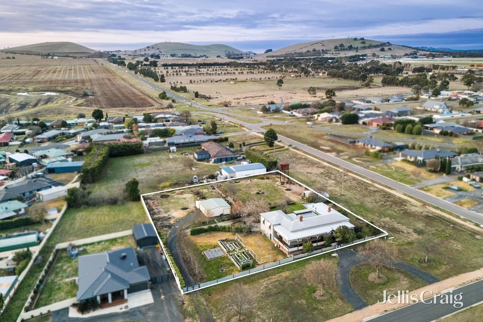 Additional image 9 of 2 Dundas Place, Miners Rest VIC 3352