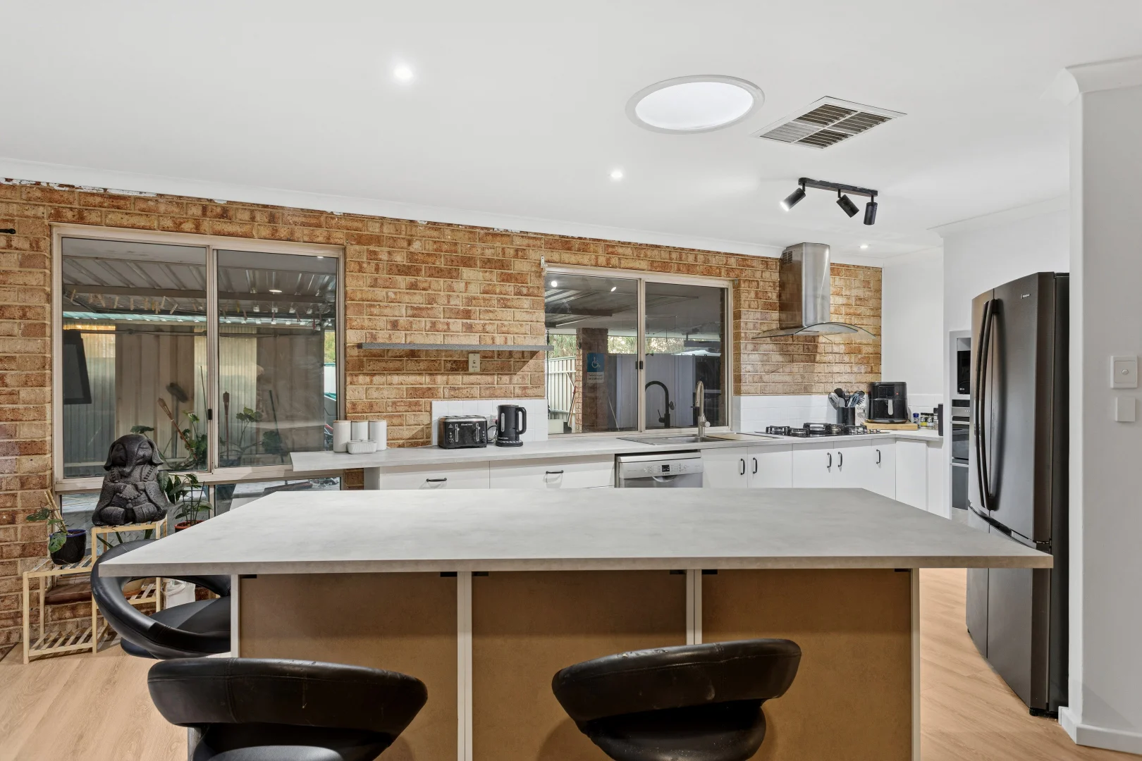 2 Summit Grove, Swan View WA 6056 photo 4