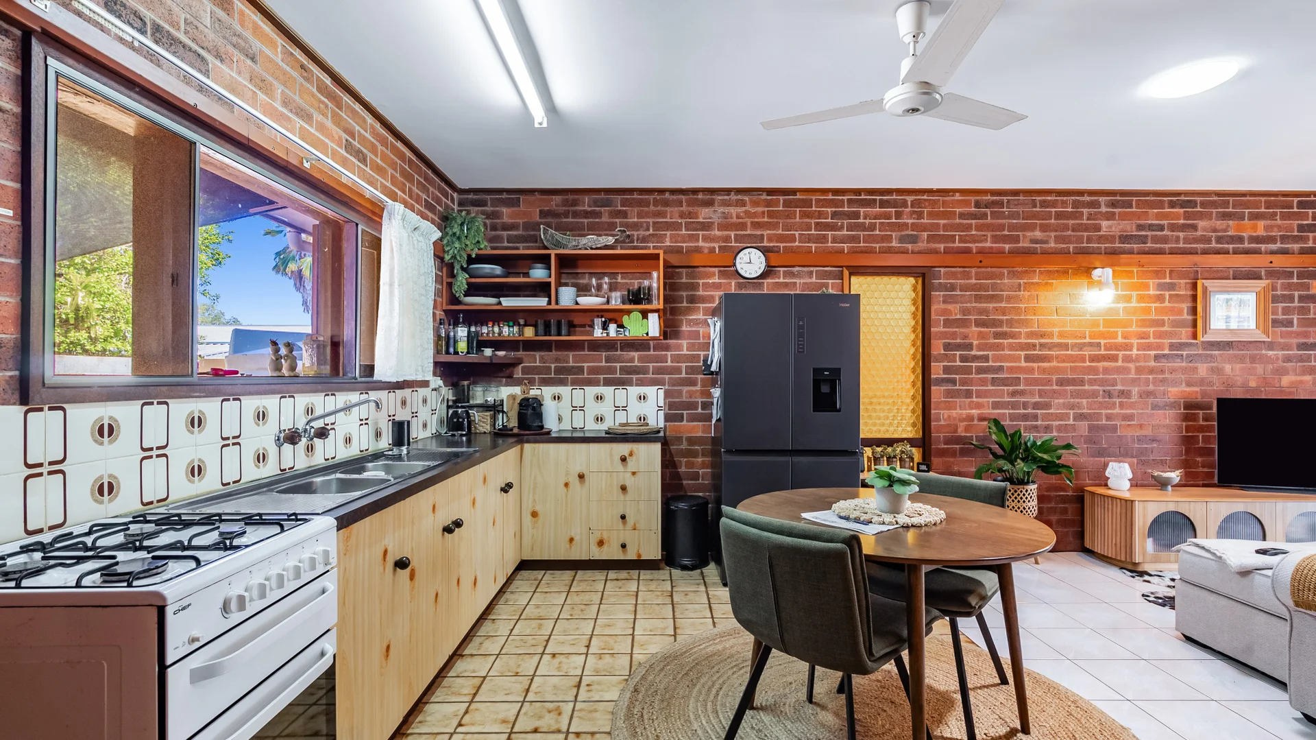 Additional image 4 of 9 Mimosa Street, Holloways Beach QLD 4878