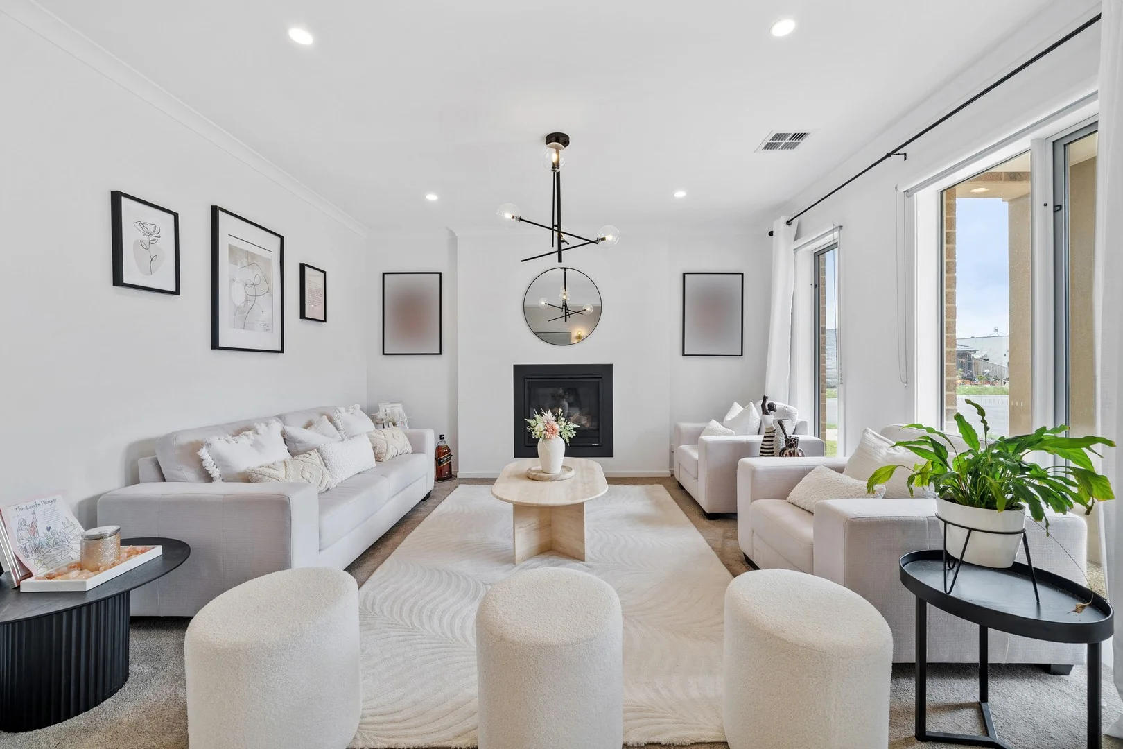 Additional image 3 of 2 Milsom Avenue, Fraser Rise VIC 3336