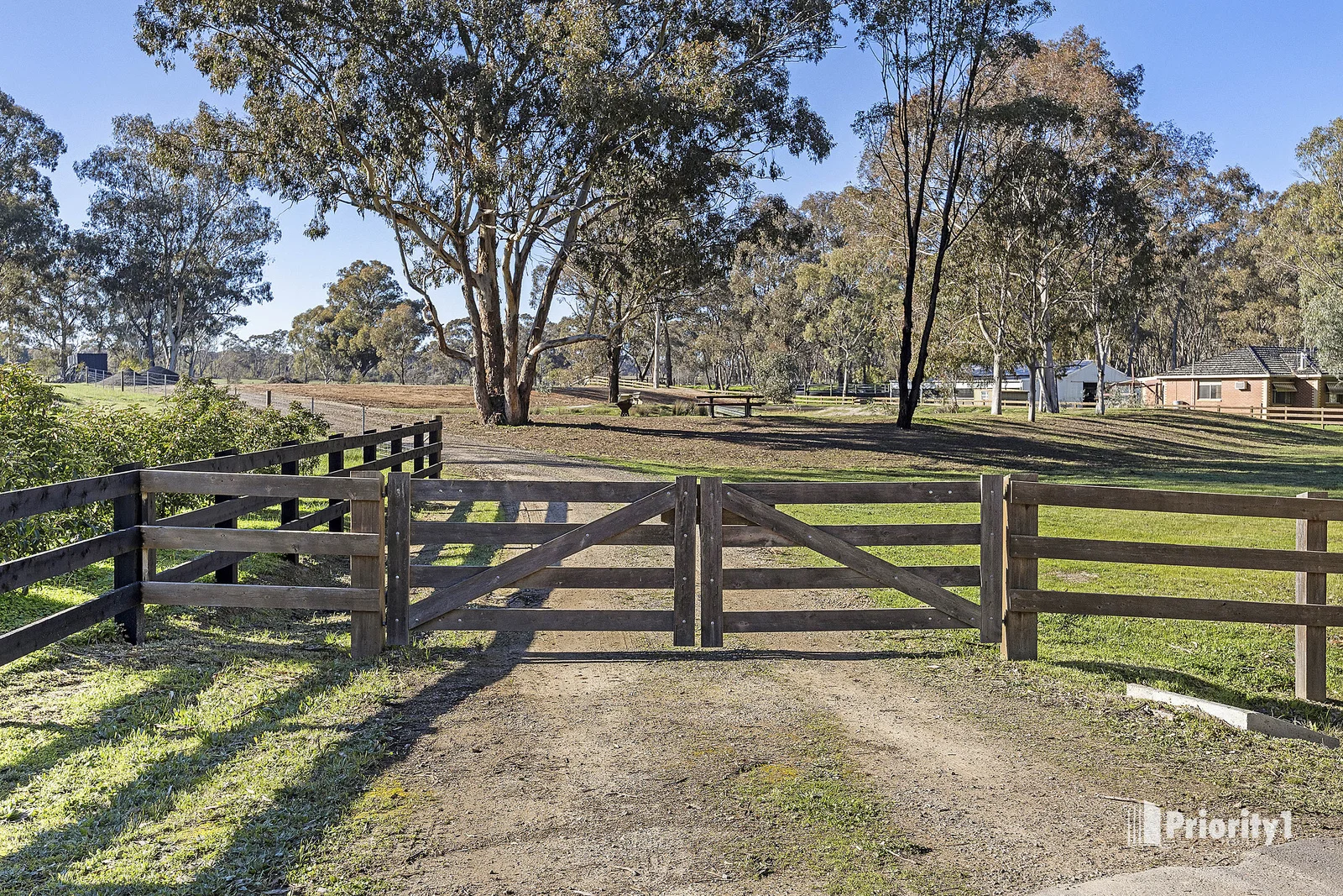 36 Racecourse Road, Ascot VIC 3551