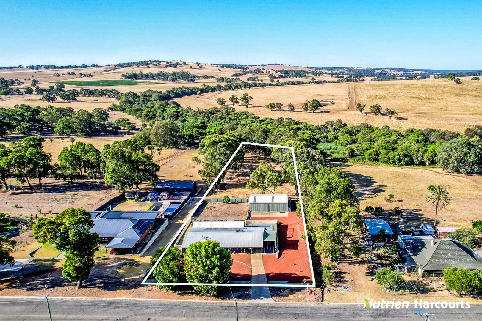 8 Lefroy Street, Gingin WA 6503