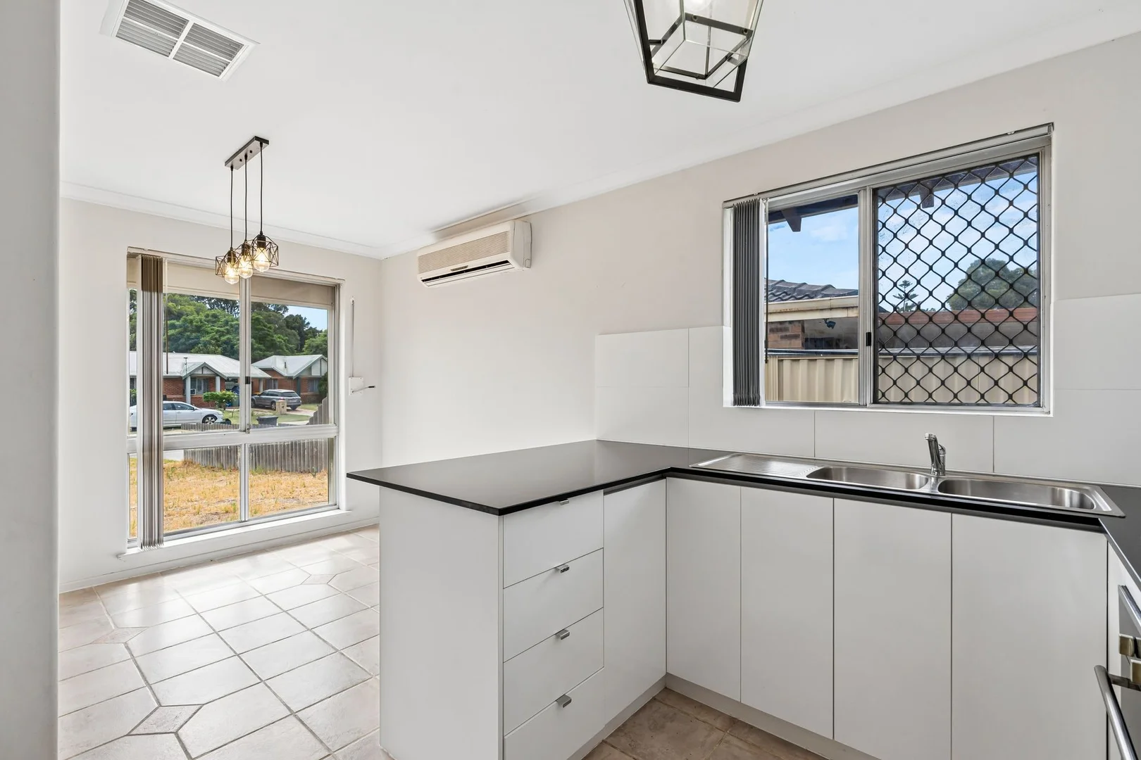 Additional image 4 of 28 Wooramel Crescent, Gosnells WA 6110