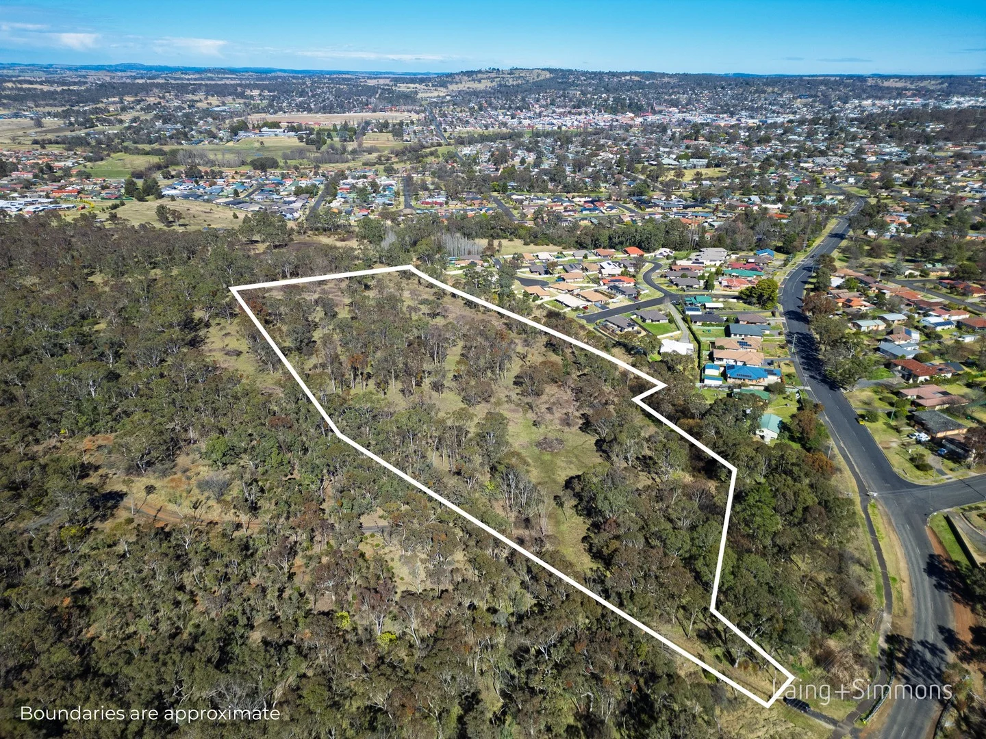 Additional image 2 of 12 Ben Venue Boulevard, Armidale NSW 2350