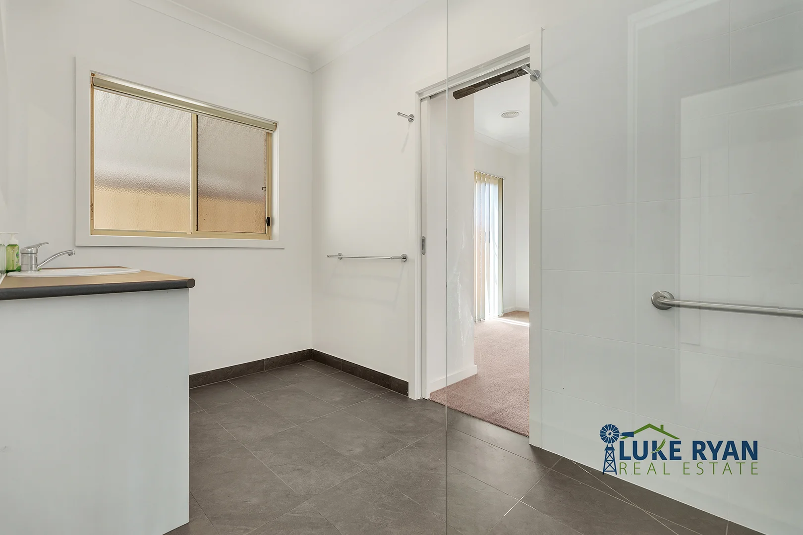 Additional image 8 of 3/30 Echuca Road, Rochester VIC 3561
